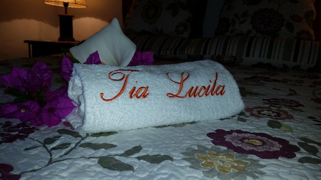Tia Lucila *